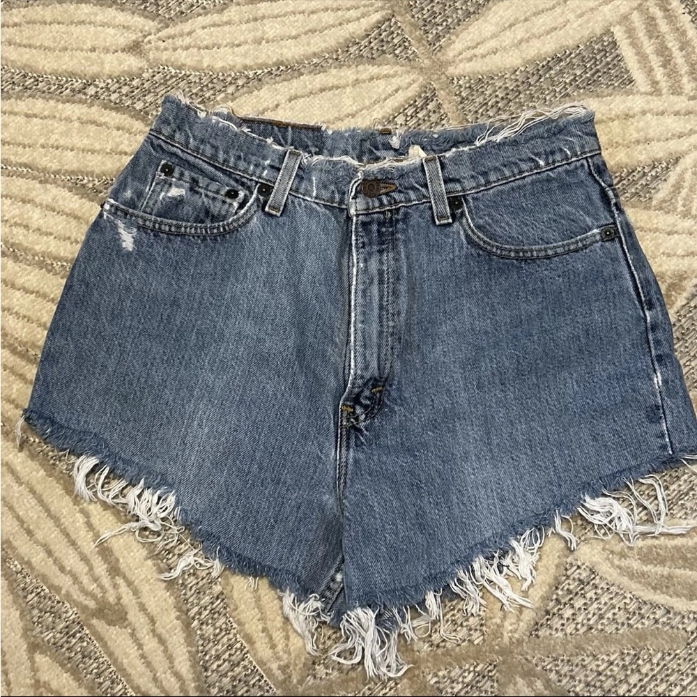 Levi’s Distressed Frayed Hem Women Denim Shorts